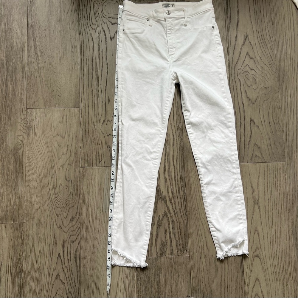 Abercrombie & Fitch Simone High Rise White Ankle Jeans with distressed Hem - Picture 10 of 10